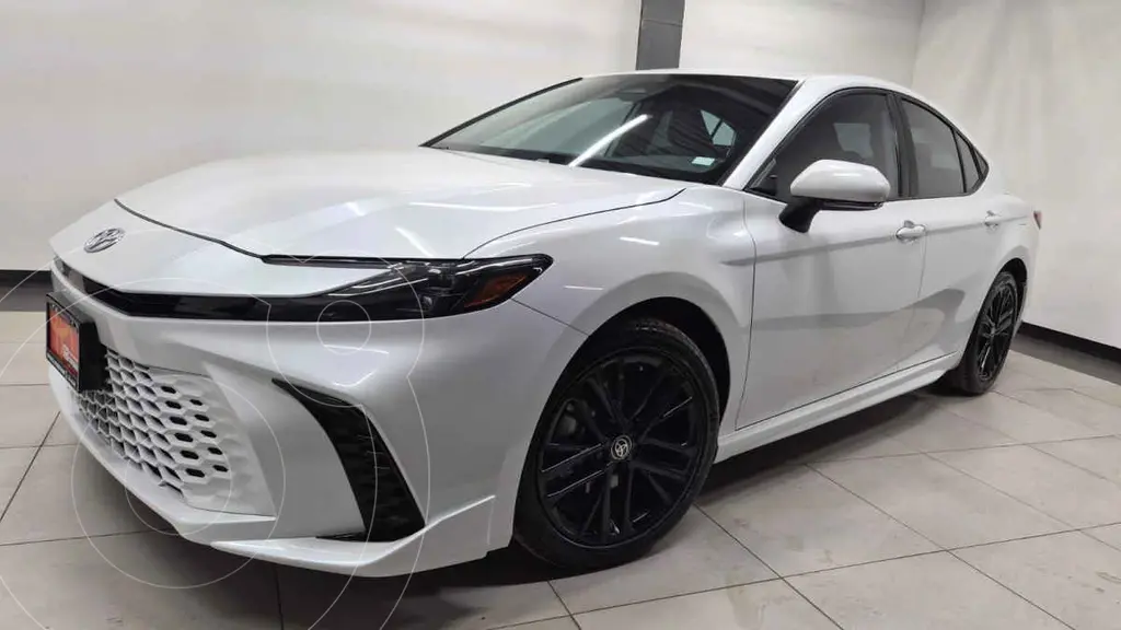 foto Toyota Camry HEV XSE financiado en mensualidades enganche $143,000 mensualidades desde $14,107