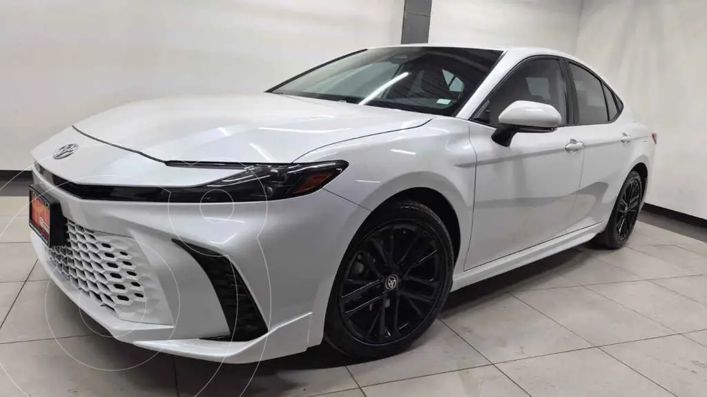 foto Toyota Camry HEV XSE usado (2025) color Blanco precio $650,000