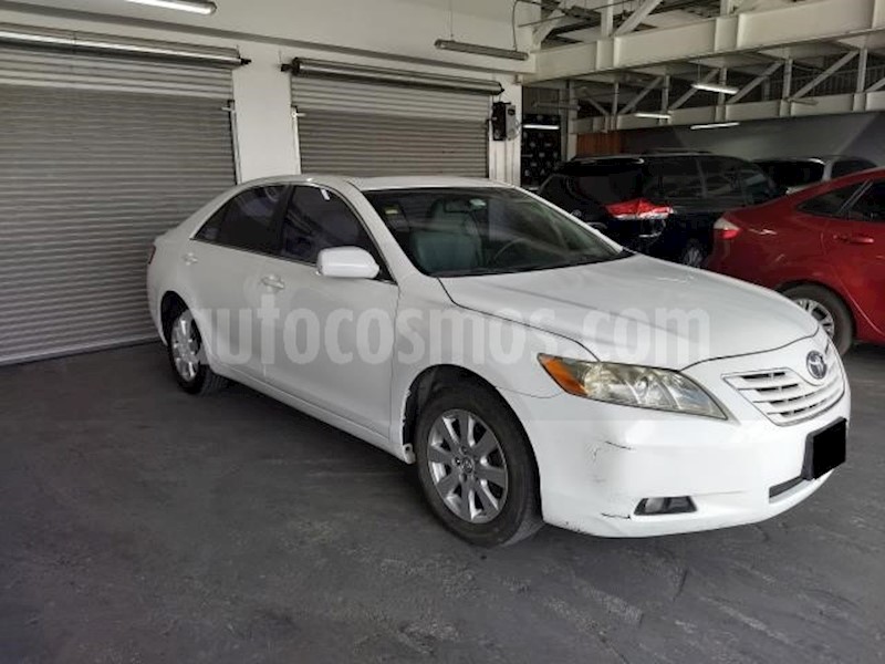 foto Toyota Camry 4p XLE Aut V6 A/A E/E Q/C Piel usado