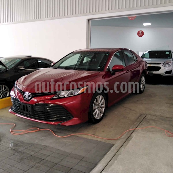 foto Toyota Camry LE 2.5L usado