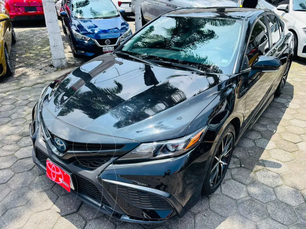 Toyota Camry SE 2023