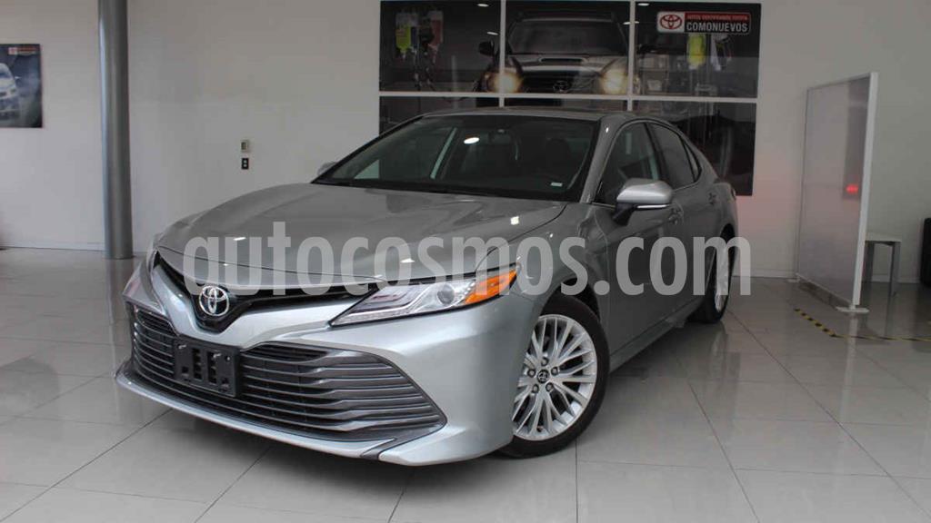 foto Toyota Camry XLE 2.5L Navi usado (2020) color Plata precio $500,000