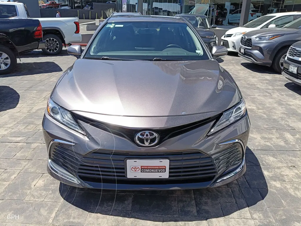 foto Toyota Camry XLE usado (2021) color Gris precio $428,000