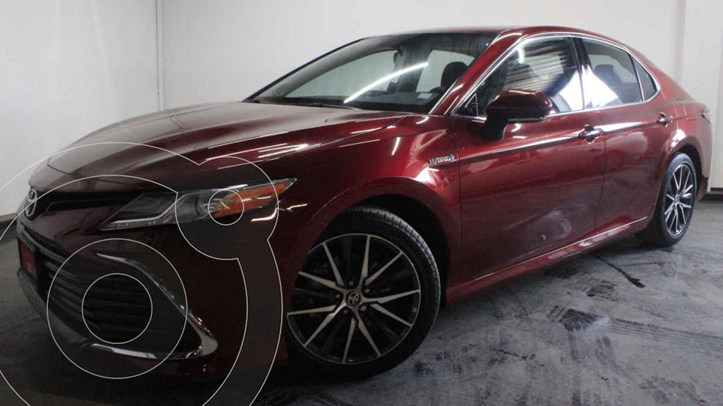 foto Toyota Camry XLE 2.5L Navi Híbrido usado (2021) color Rojo precio $603,900