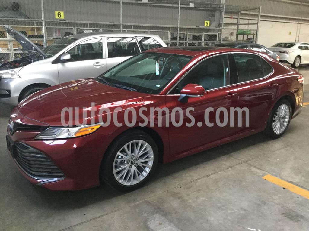 foto Toyota Camry XLE 2.5L Navi usado (2020) color Rojo Cobrizo precio $490,000