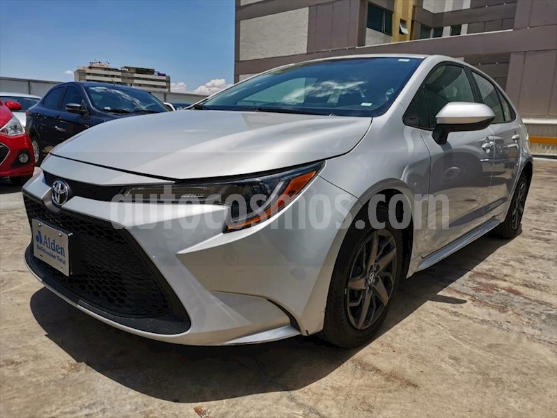 foto Toyota Corolla Elija una version usado (2020) color Plata precio $274,900