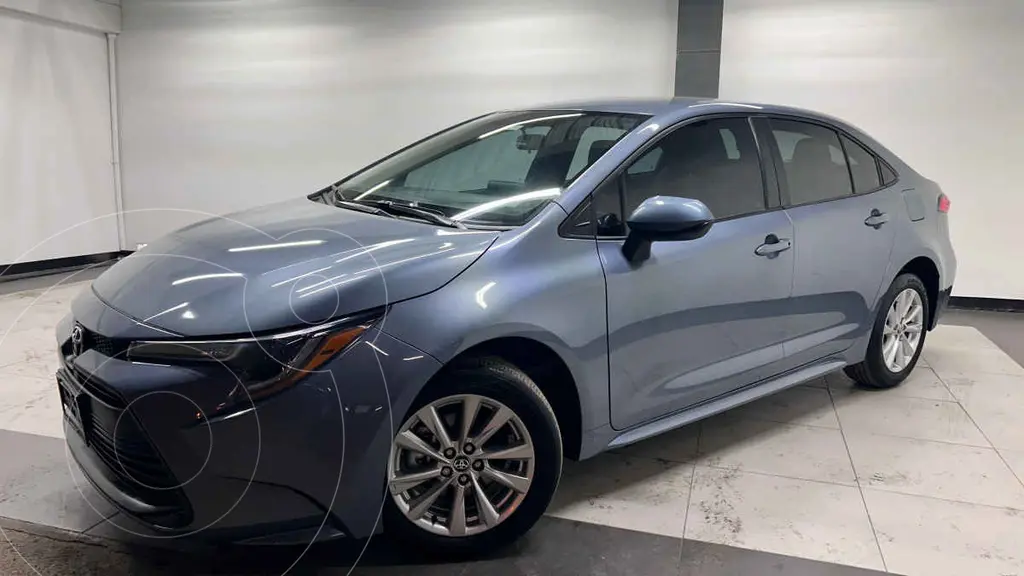 foto Toyota Corolla LE Aut usado (2024) color Azul precio $420,000