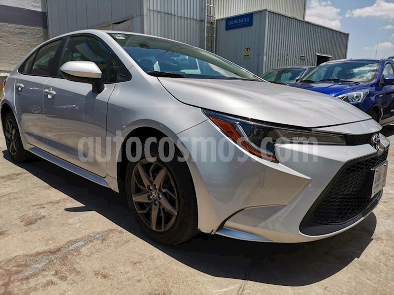 foto Toyota Corolla Base Aut usado (2019) color Plata precio $272,900