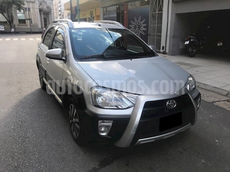 foto Toyota Etios Hatchback Cross usado