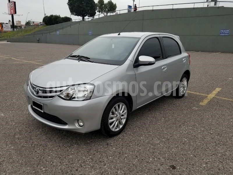 foto Toyota Etios Hatchback XLS usado