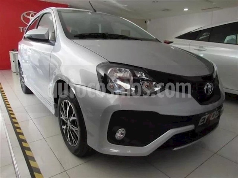 foto Toyota Etios Hatchback XLS nuevo