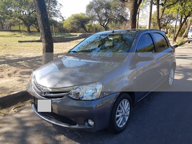 foto Toyota Etios Hatchback XLS usado