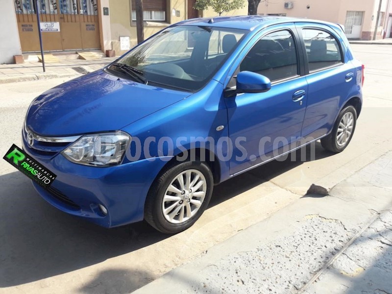 foto Toyota Etios Hatchback XLS usado