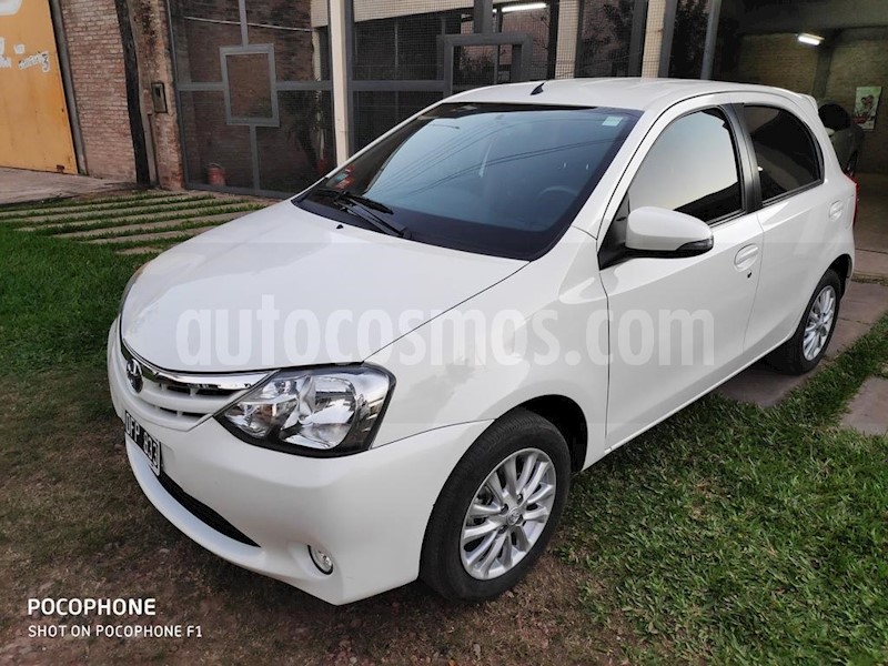 foto Toyota Etios Hatchback XLS usado