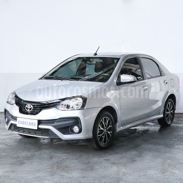 foto Toyota Etios Sedán XLS usado (2018) color Gris precio $916.000