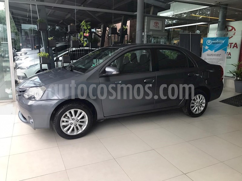 foto Toyota Etios Sedán XLS usado (2015) color Gris precio $590.000