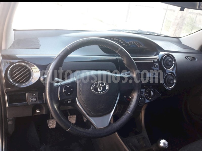 foto Toyota Etios Sedan XLS usado