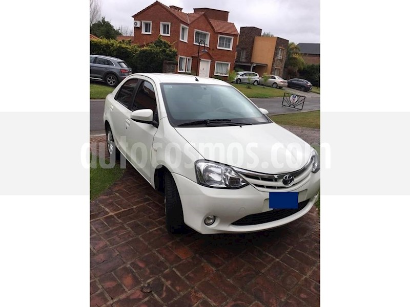 foto Toyota Etios Sedan XLS usado