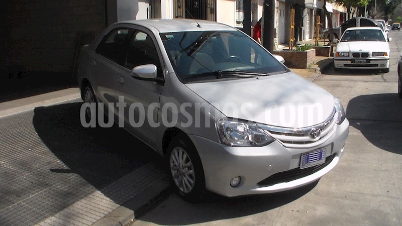 foto Toyota Etios Sedan XLS usado