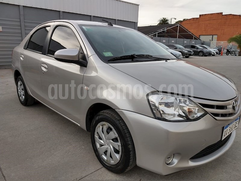 foto Toyota Etios Sedan XLS usado