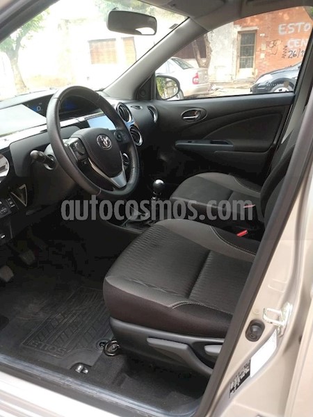 foto Toyota Etios Sedan XLS usado