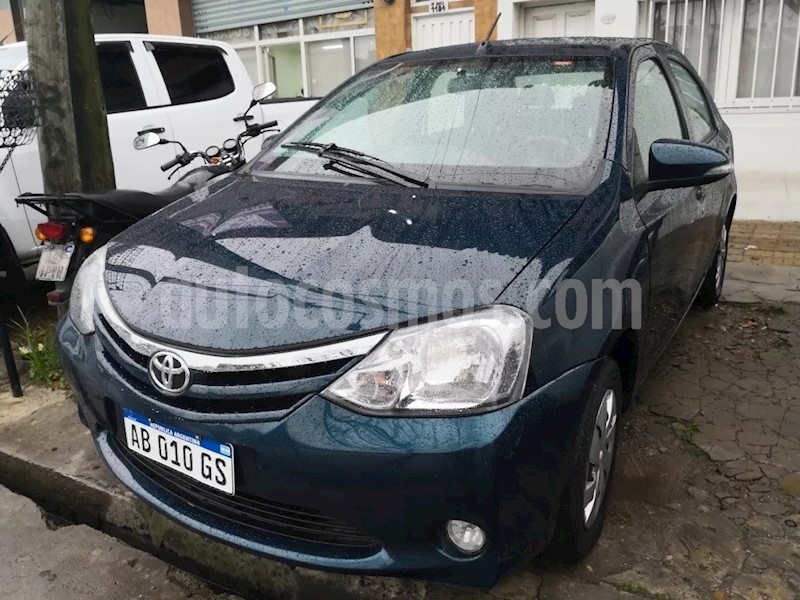 foto Toyota Etios Sedan XS 2016/17 usado