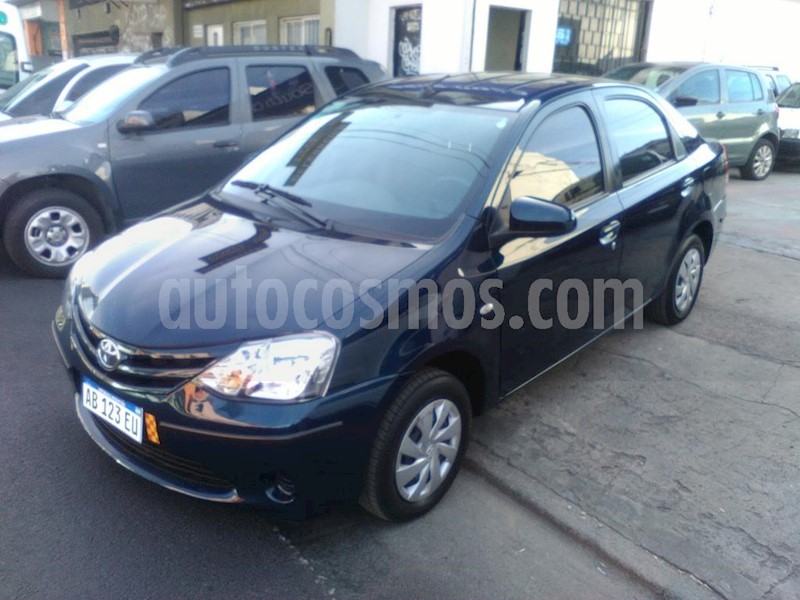 foto Toyota Etios Sedan XS 2016/17 usado