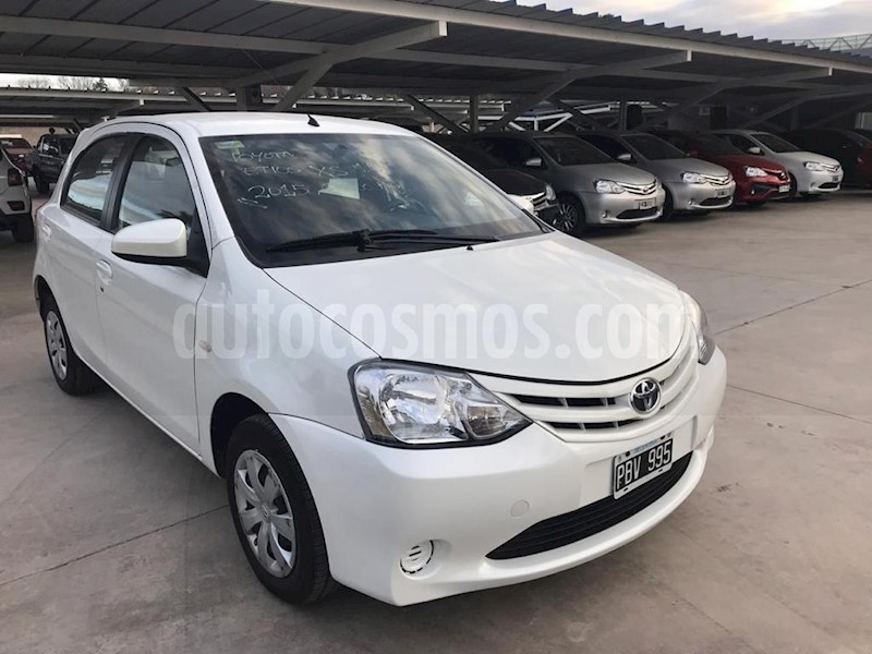 foto Toyota Etios Sedan XS 2016/17 usado