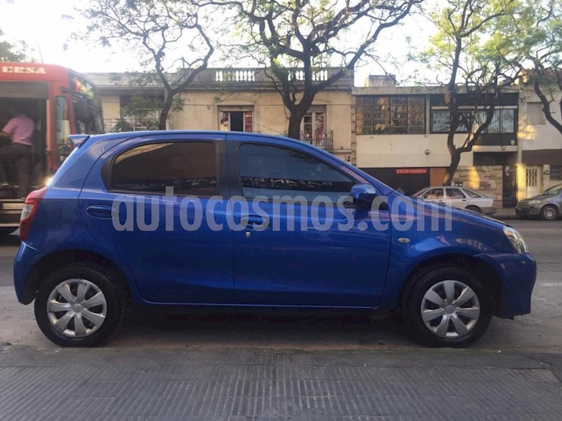foto Toyota Etios Sedan XS usado