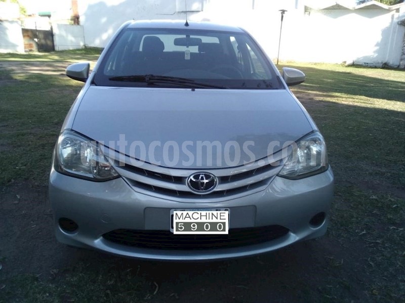foto Toyota Etios Sedan XS usado