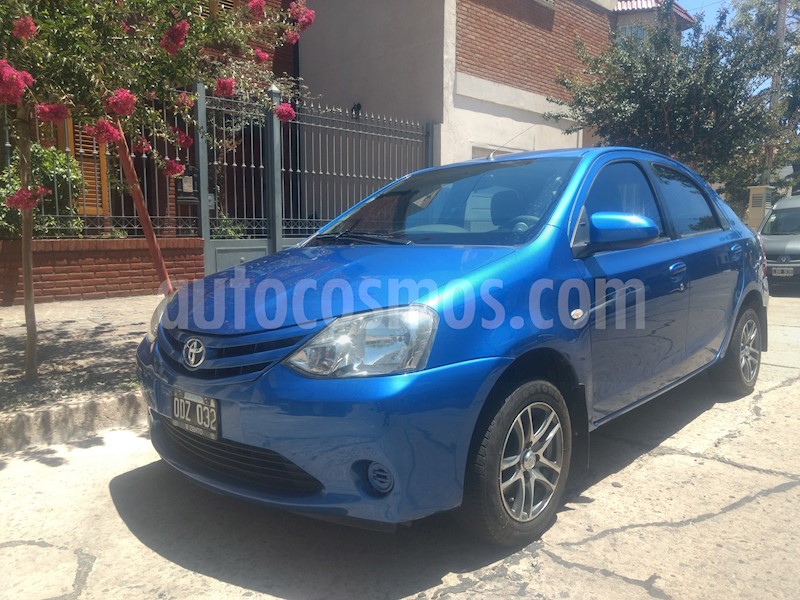 foto Toyota Etios Sedan XS usado