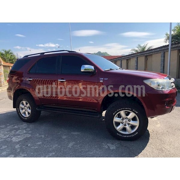 foto Toyota Fortuner 4x4 usado