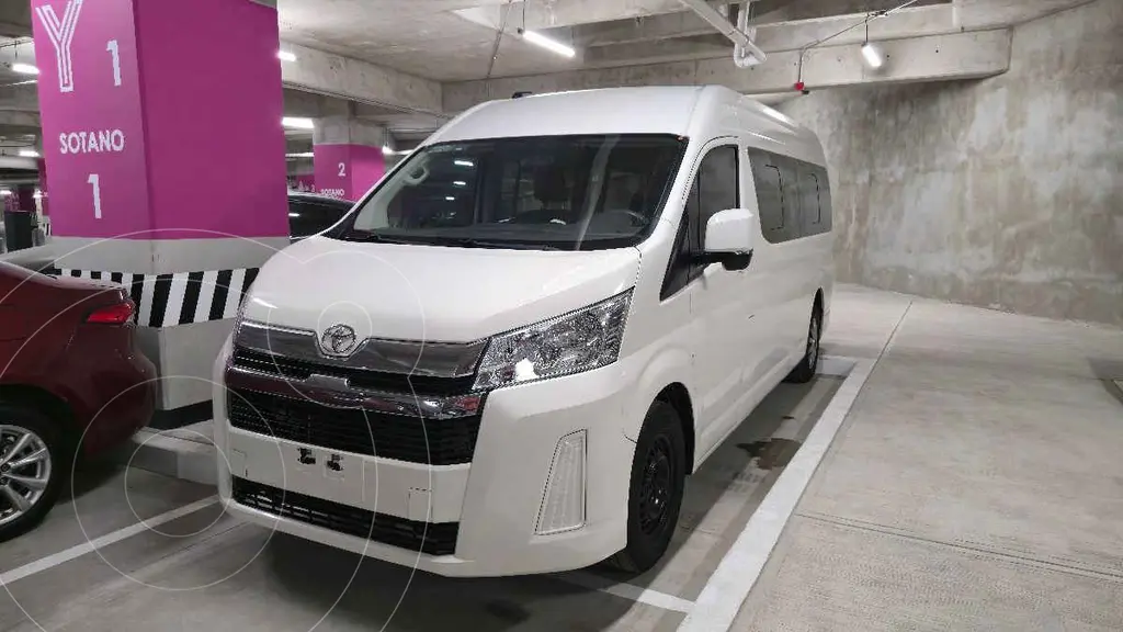 foto Toyota Hiace 3.5L 12 Pasajeros financiado en mensualidades enganche $177,106 mensualidades desde $18,847