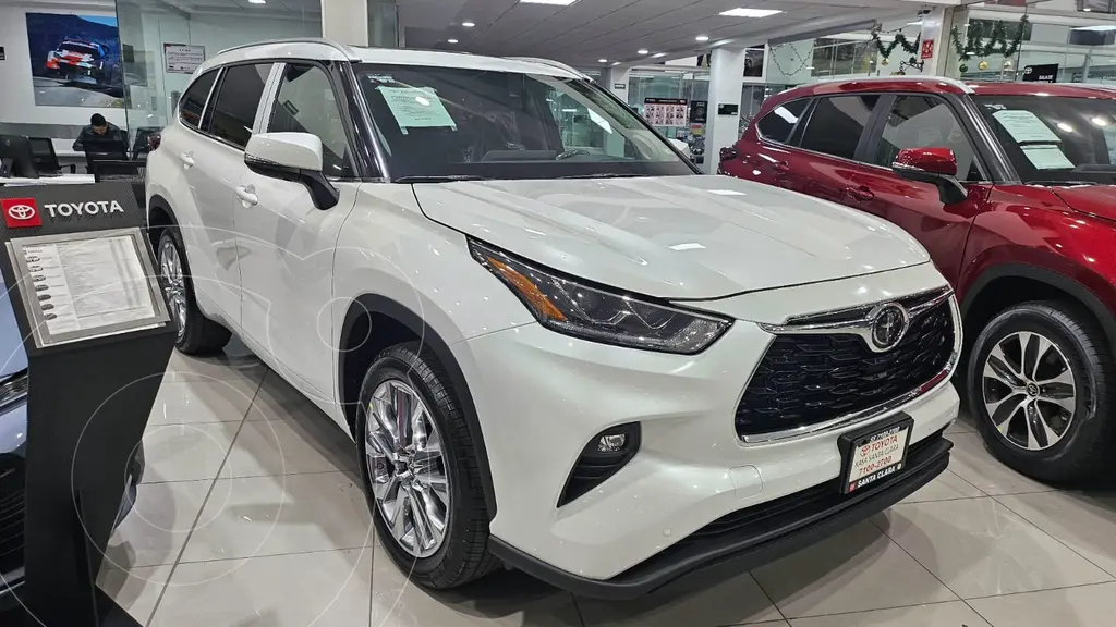 foto Toyota Highlander HEV Limited nuevo color Blanco Perla precio $1,012,700