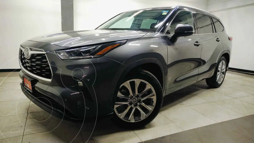 foto Toyota Highlander Limited Blue Ray usado (2021) color Gris precio $720,000