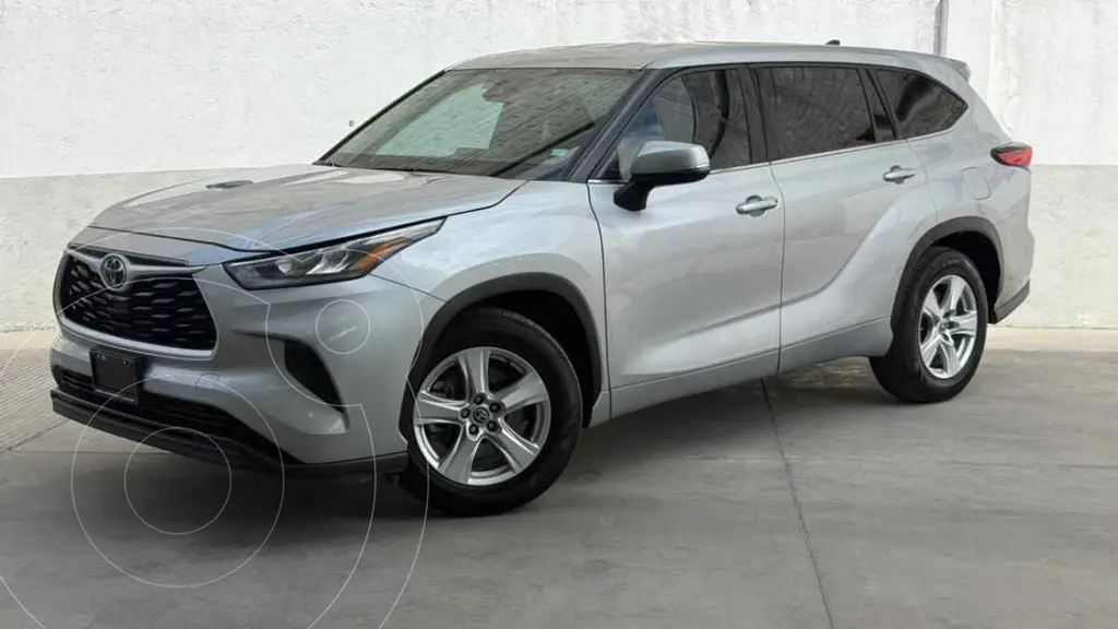 foto Toyota Highlander LE usado (2022) color Plata precio $619,000