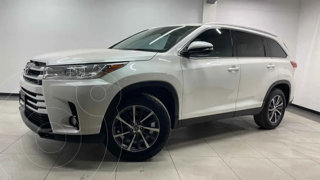 foto Toyota Highlander XLE usado (2019) color Blanco precio $565,000
