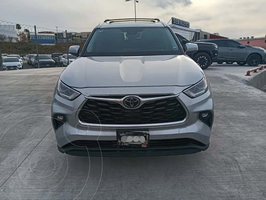 foto Toyota Highlander Limited Panoramic Roof usado (2020) color plateado precio $580,000