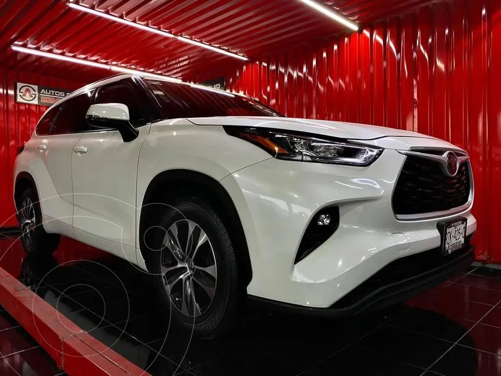 foto Toyota Highlander XLE usado (2020) color Blanco precio $569,000