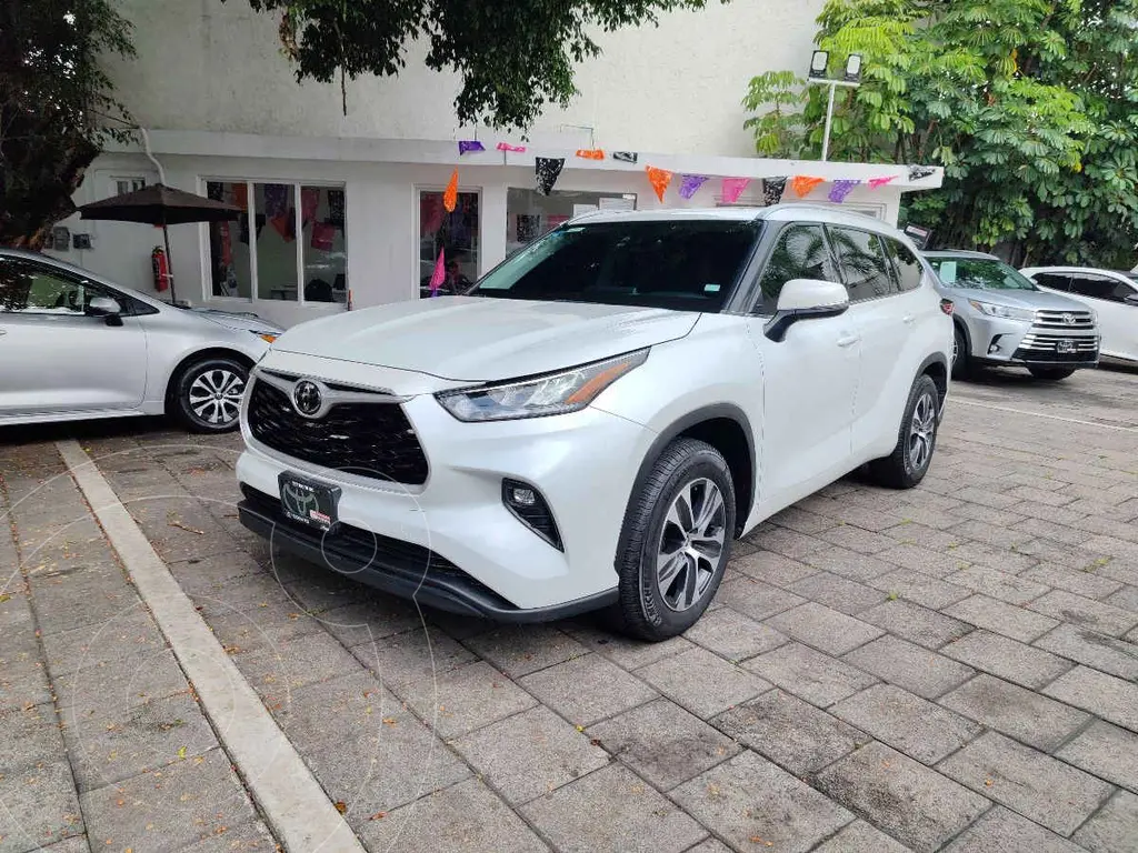 foto Toyota Highlander XLE usado (2022) color Blanco precio $660,000