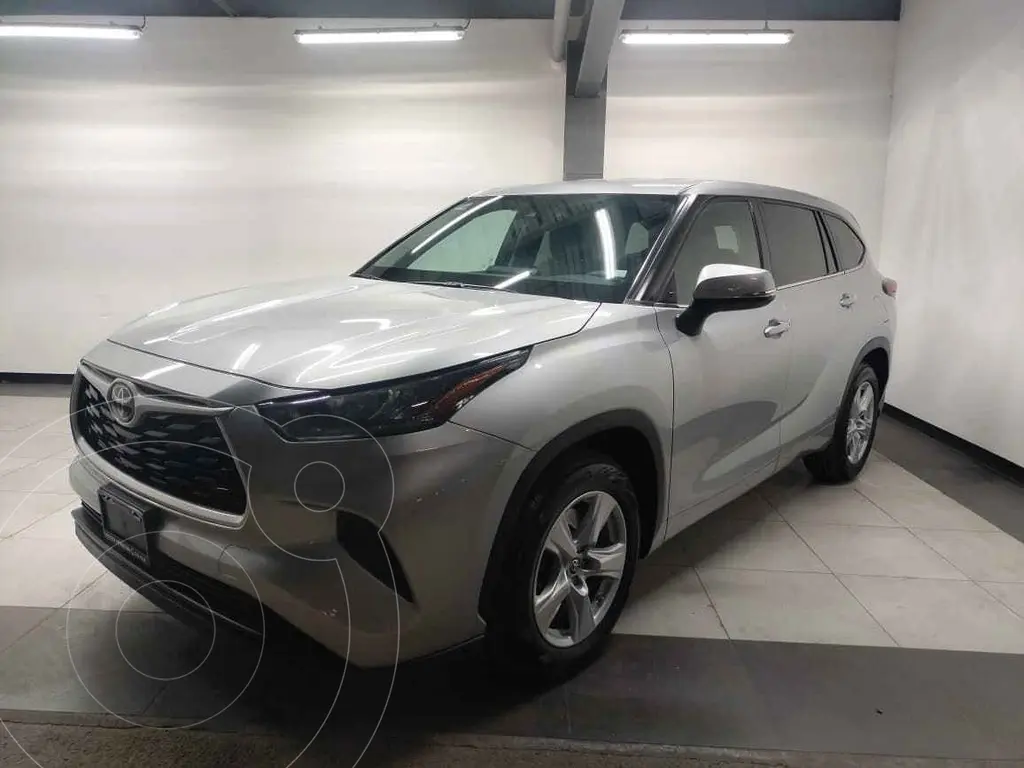 foto Toyota Highlander LE usado (2022) color Plata precio $630,000