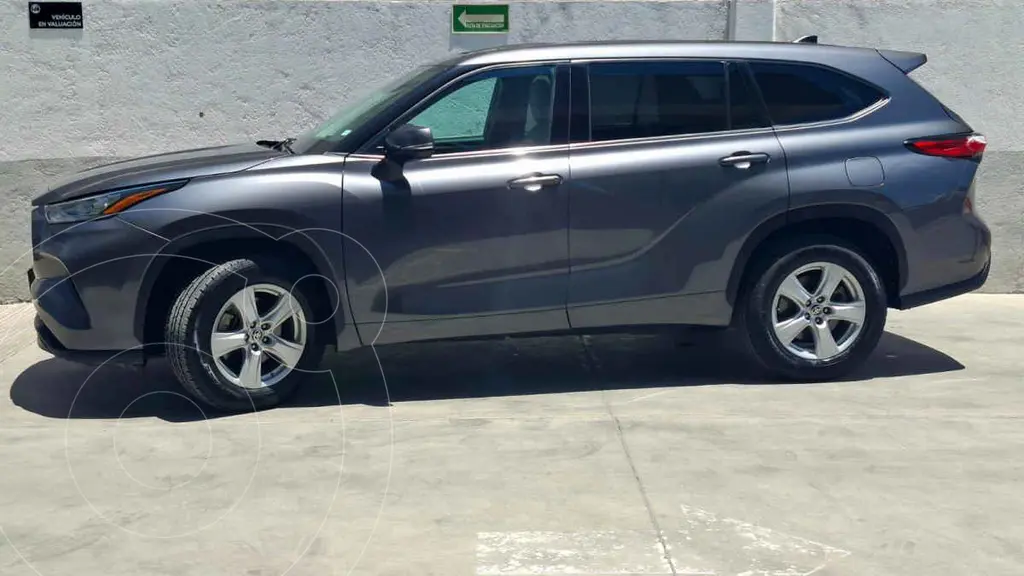 foto Toyota Highlander LE usado (2022) color Gris precio $649,000