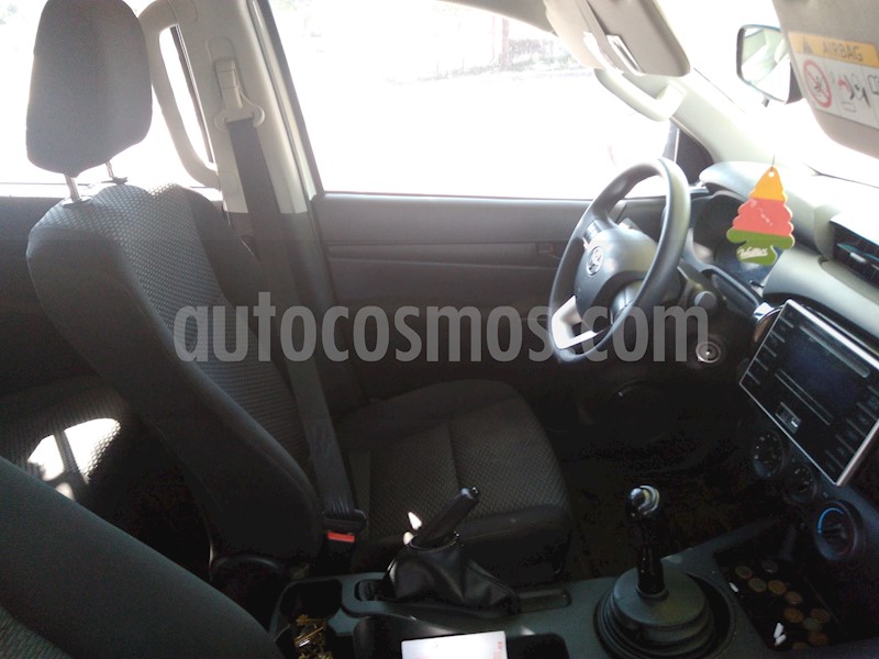 foto Toyota Hilux 2.4 4x2 DC usado