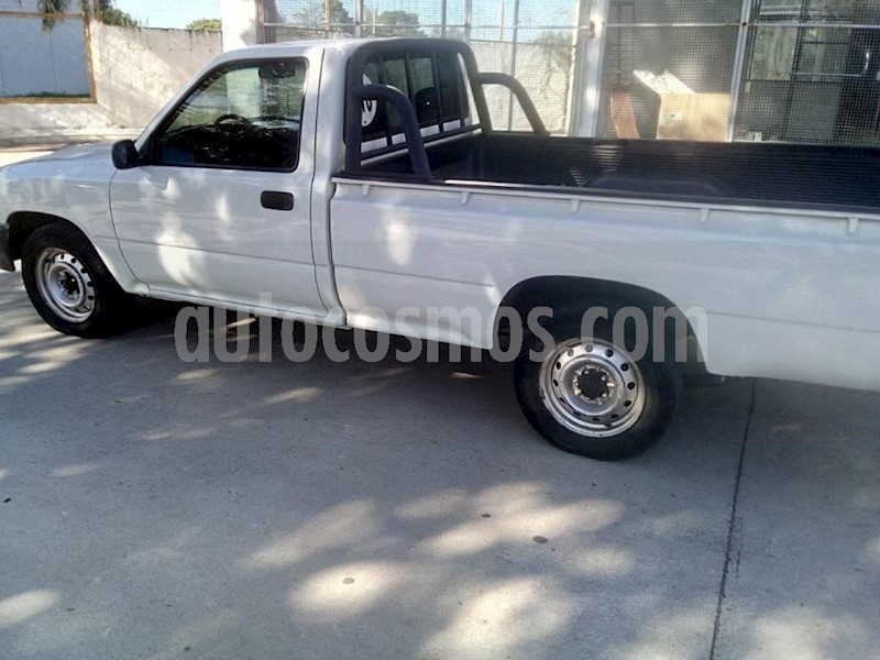 foto Toyota Hilux 3.0 4x2 DLX DC usado