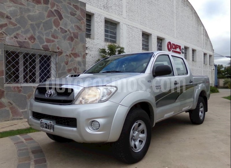 foto Toyota Hilux 3.0 4x2 STD SC usado