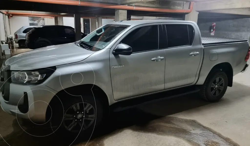 foto Toyota Hilux 4X2 Cabina Doble SR 2.4 TDi usado (2022) color Gris precio u$s33.000