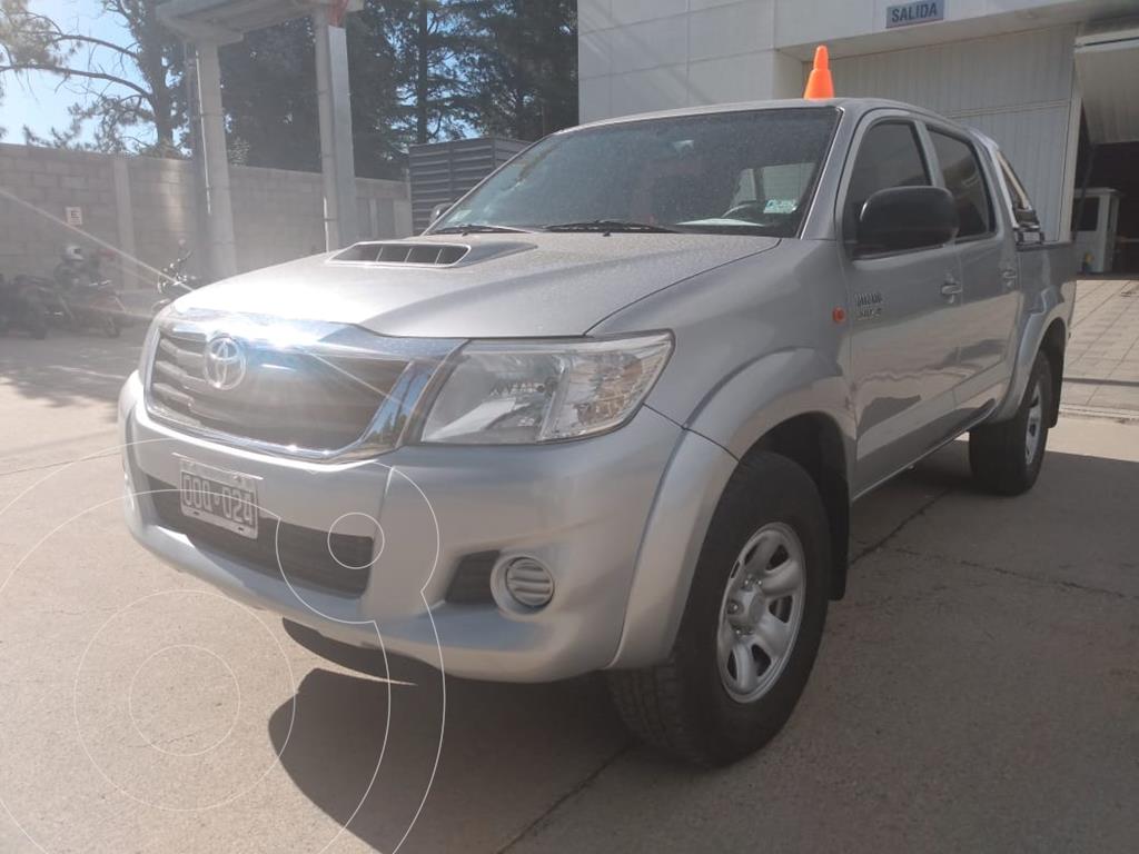 foto Toyota Hilux 4X2 Cabina Doble SR 2.4 TDi usado (2015) color Gris precio $2.200.000