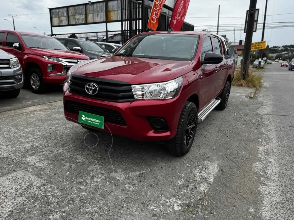 foto Toyota Hilux 2.4L DX CD 4x4 usado (2022) color Rojo precio $27.100.000