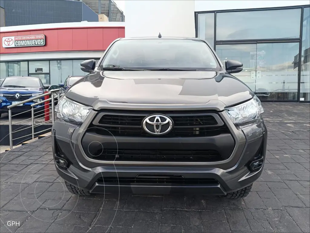 foto Toyota Hilux Cabina Doble SR usado (2024) color Gris precio $548,000