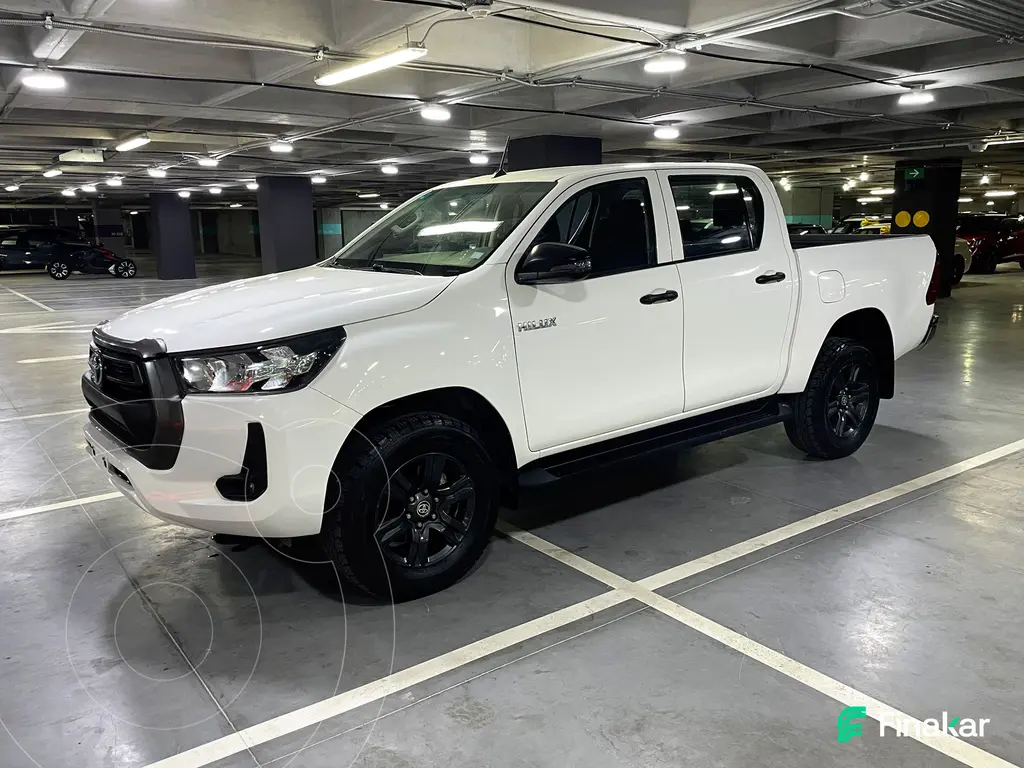 foto Toyota Hilux Cabina Doble SR usado (2023) color Blanco precio $479,000